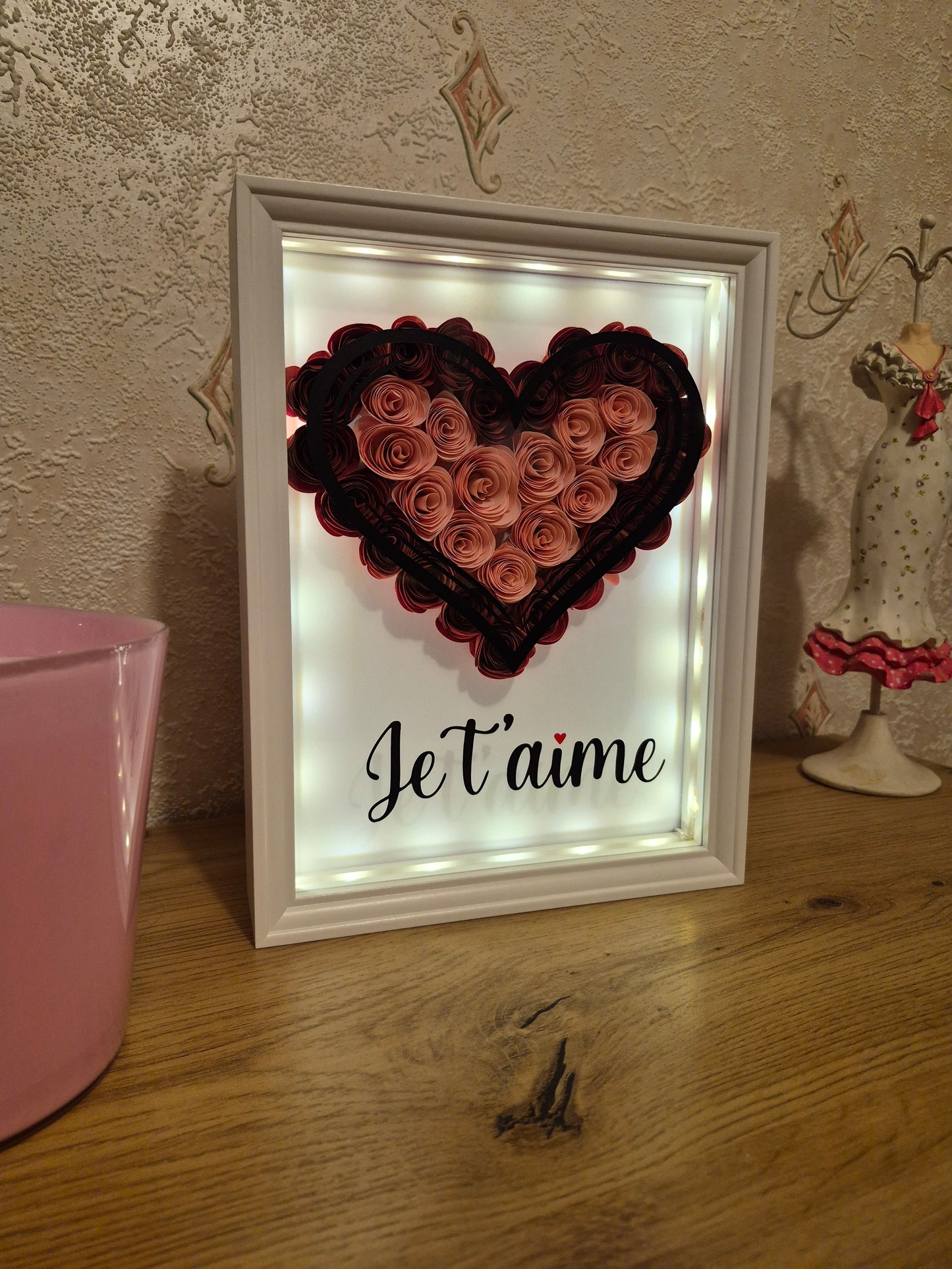 Cadre lumineux personnalisé – Cœur fleuri & message au choix
