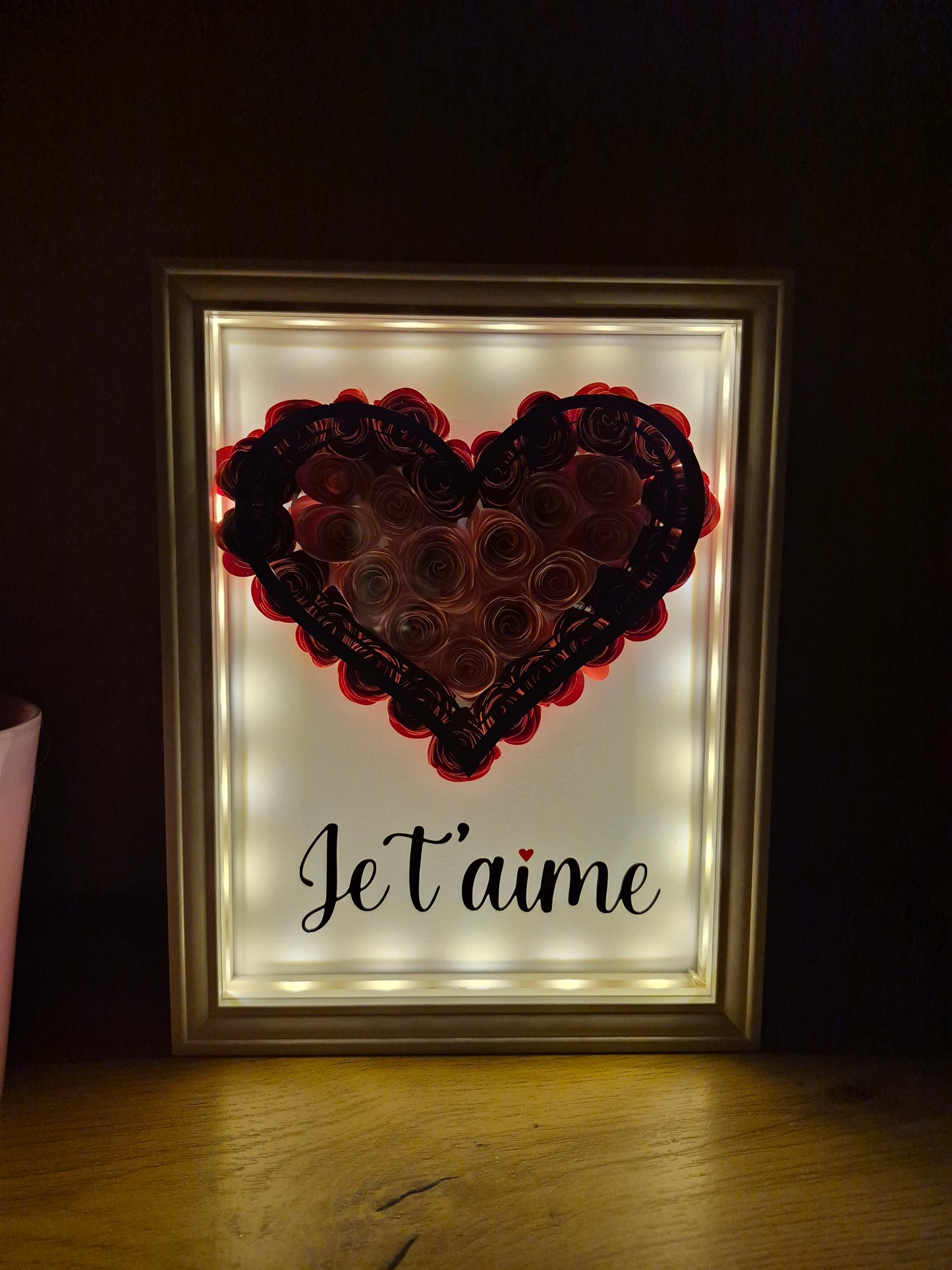 Cadre lumineux personnalisé – Cœur fleuri & message au choix