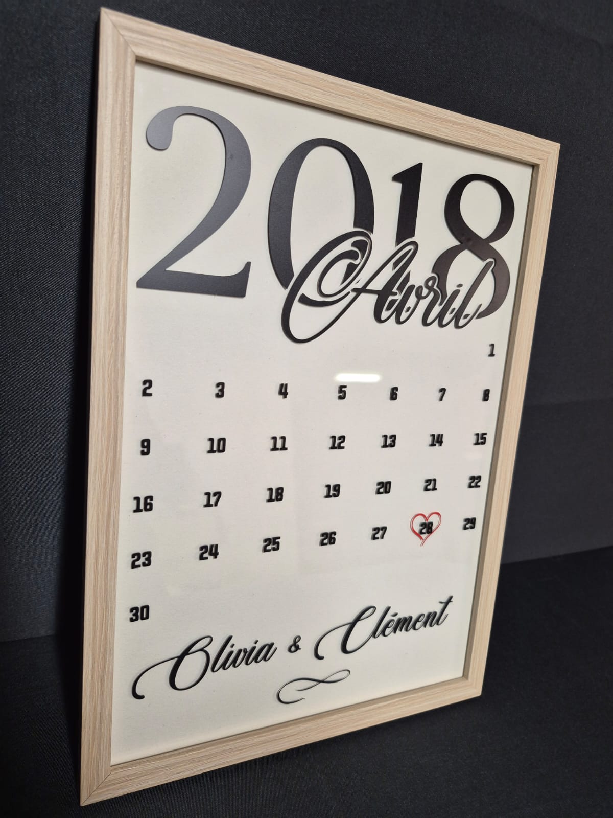Calendrier décoratif personnalisé date importante, cadre en bois